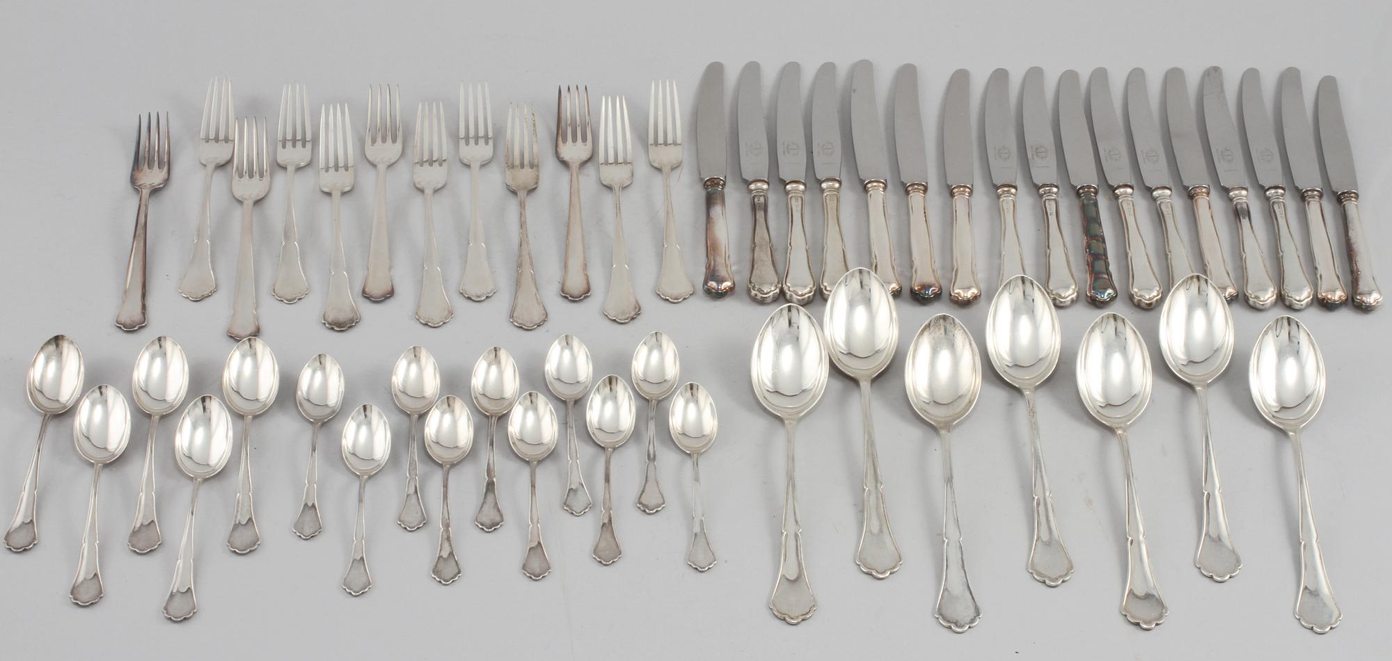 BESTICKSERVIS, silver, 51 delar, snarlika, delvis "Chippendale", Sverige, 1900-talets andra hälft, vikt 1243 g.