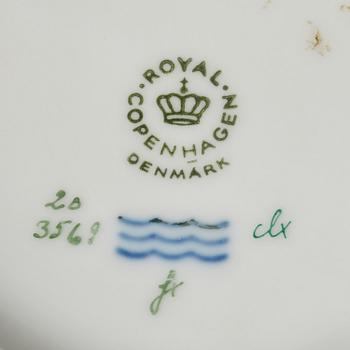 Ytterfoder/Vinkylare, porslin. 'Flora Danica', Royal Copenhagen, Danmark, 1900-tal.