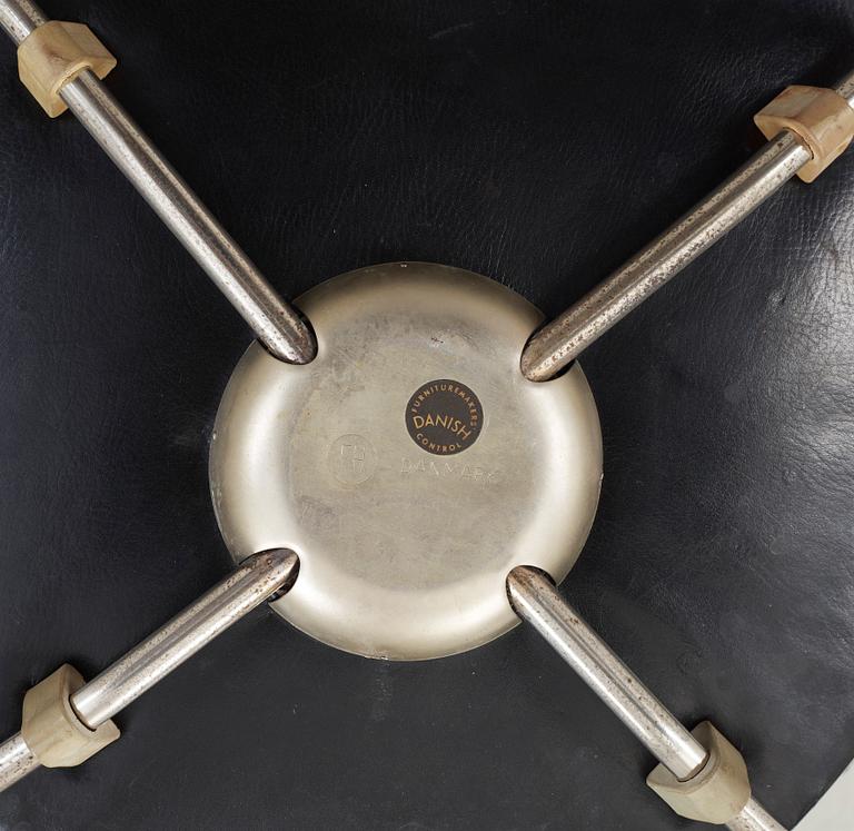 STOL, "Sjuan", Arne Jacobsen, Fritz Hansen, formgiven 1955.