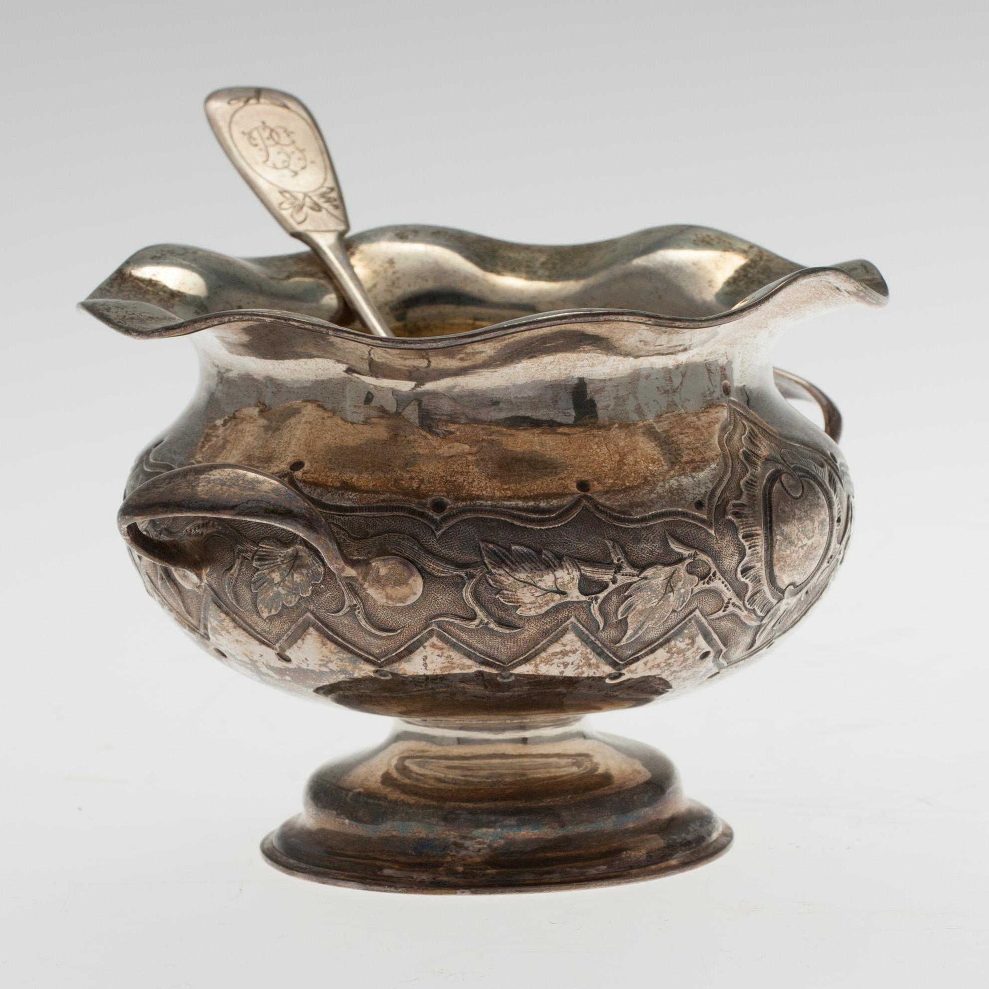 SOCKERSKÅL och STRÖSKED, silver, Ryssland, 1800-talets slut, vikt 230 g.