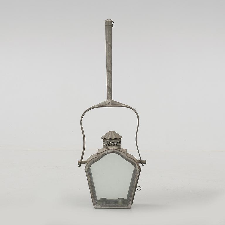 BETJÄNTLYKTA, bläckplåt och glas, 1800-tal.