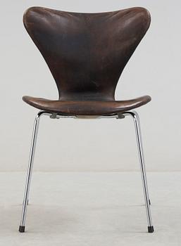 STOL, "Sjuan", Arne Jacobsen, Fritz Hansen, formgiven 1955.