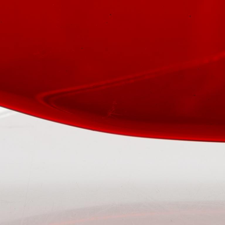 Brita Flander, glasskulptur, "Red", unik, ur "Serafimer"-serien, signerad B. Flander / US. Notsjö Nuutajärvi 1995.
