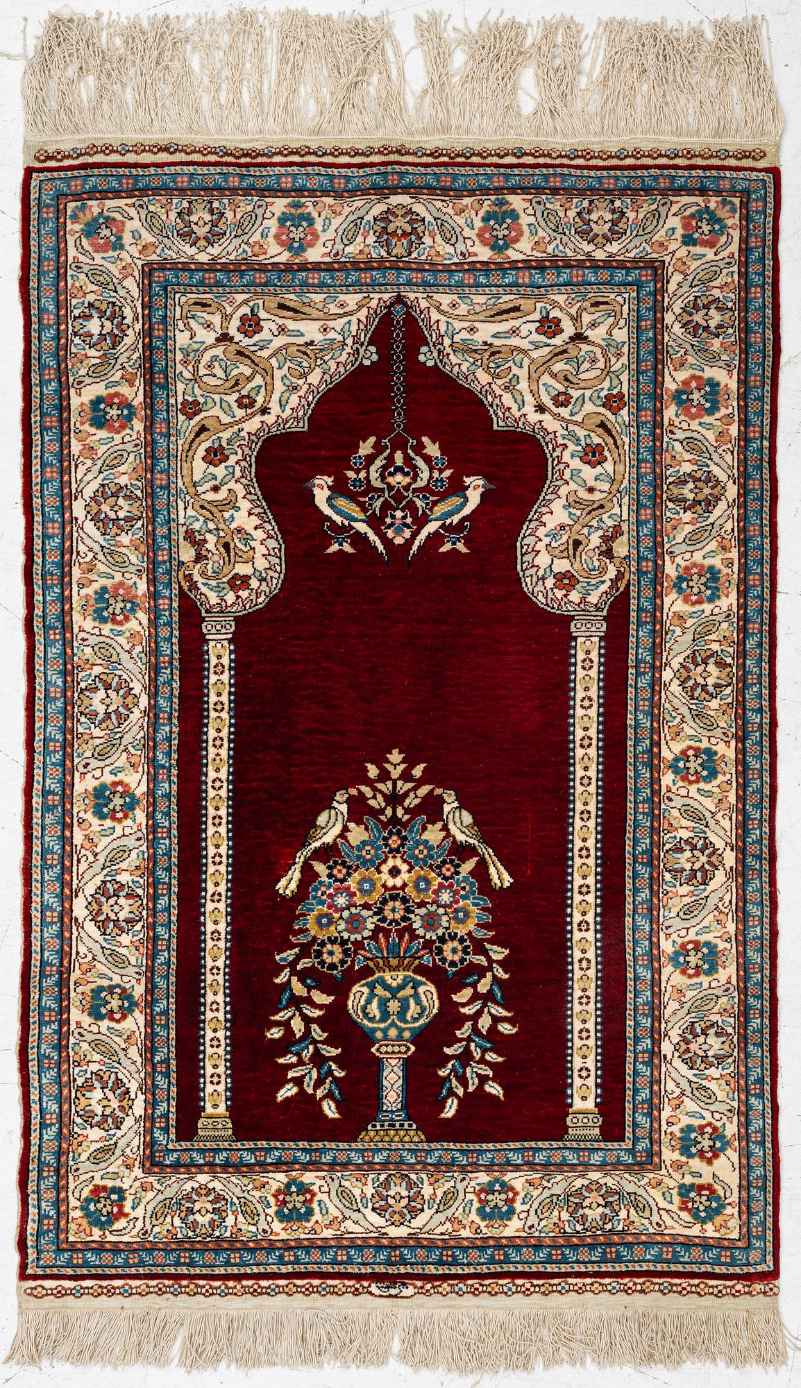 Carpet, Hereke, silk, approx. 98 x 63 cm.