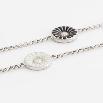 Georg Jensen, collier "Daisy", sterlingsilver med svart och vit emalj.