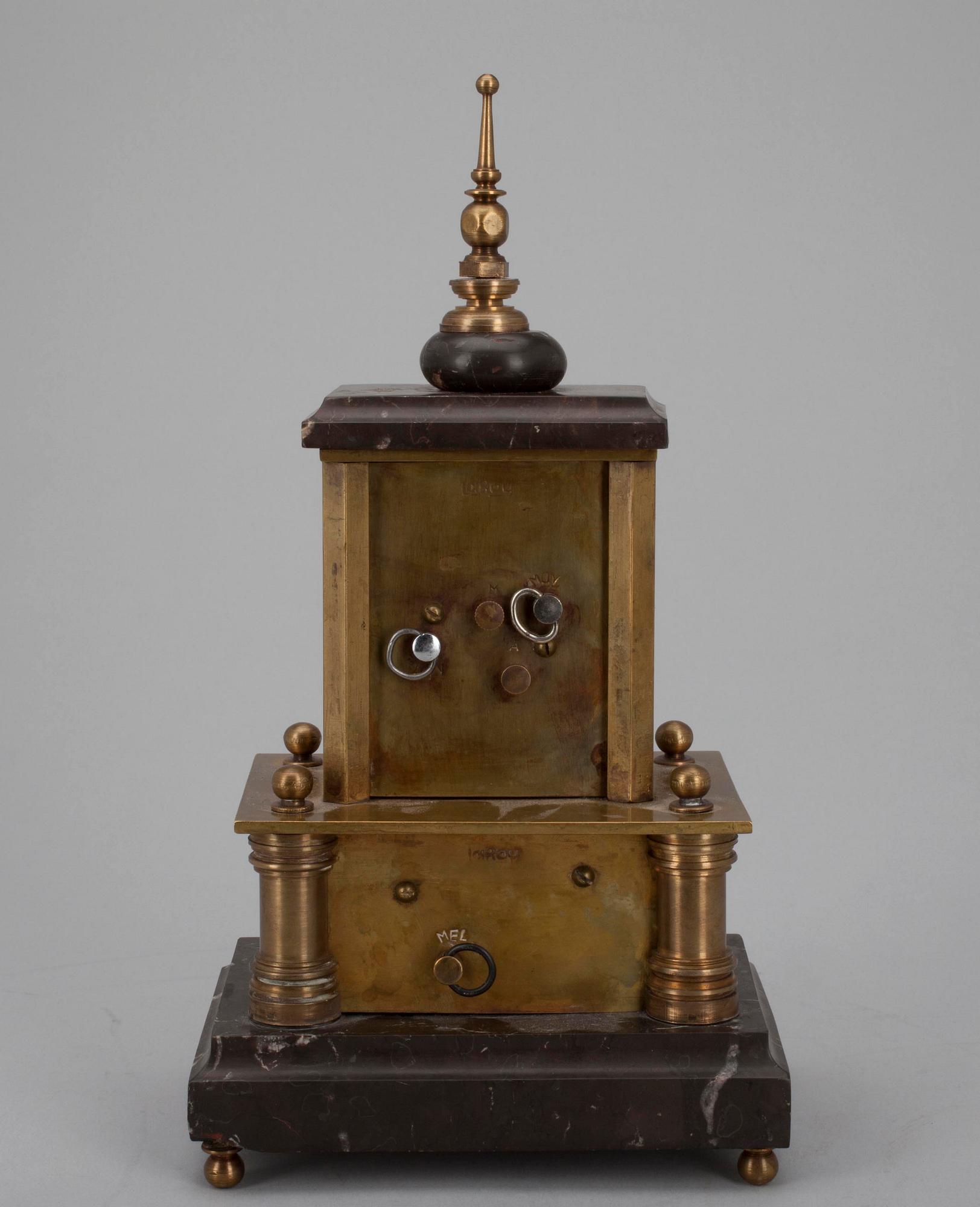 BORDSUR, sten samt mässing, 1900-talets början.