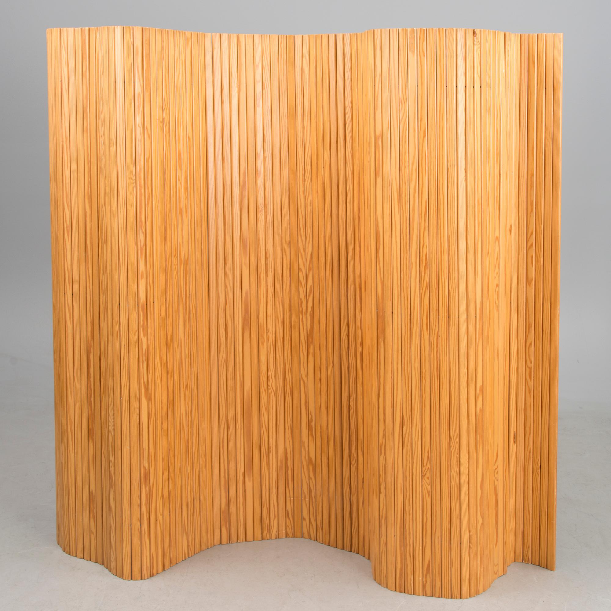 A mid-20th century screen for Artek, Finland. Circa 150x200 cm.