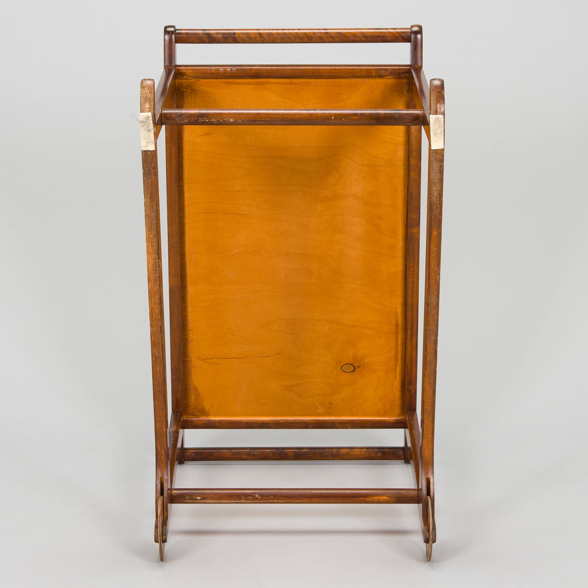 Ilmari Tapiovaara, a 1940s tea trolley Keravan for Puuteollisuus.