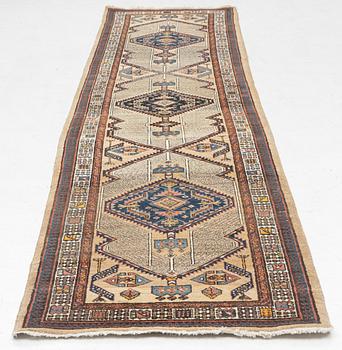 A Sarab runner, semi-antique, c. 350 x 90 cm.
