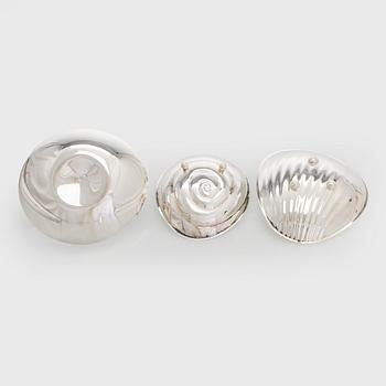 Tapio Wirkkala, Two silver bowls and a silver candlestick, Hopeatehdas, Helsinki, 1958 and 1961.