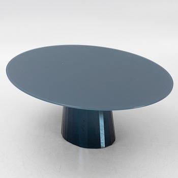 Voctoria Willmotte, a "Pli" dining table, ClassiCon, 2017.