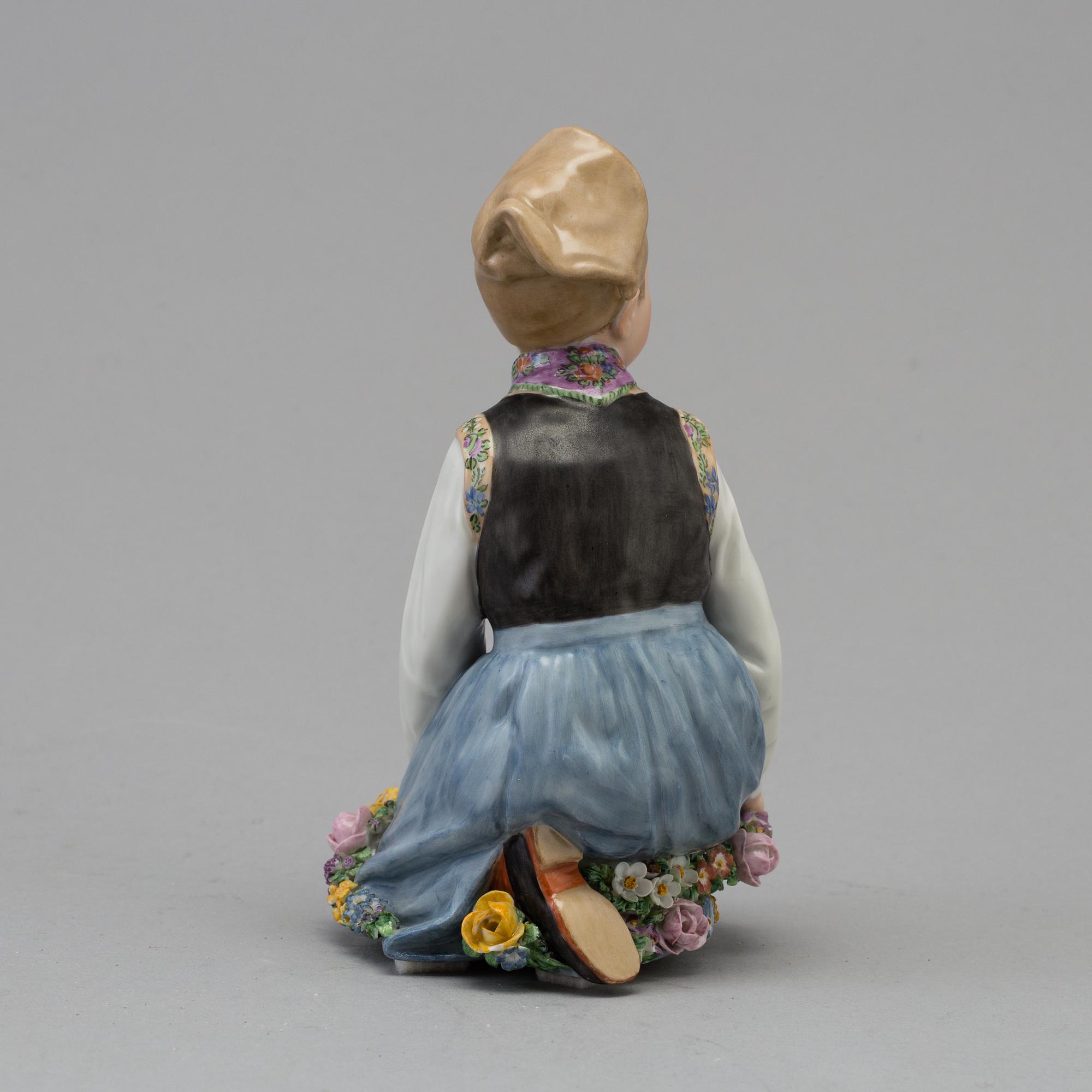 FIGURIN, porslin. "Amager", Royal Copenhagen, Danmark, 1950-tal.