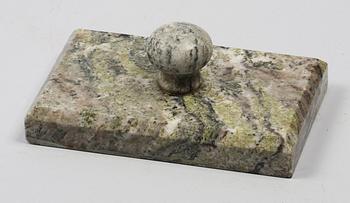 BREVBRESS, kolmårdsmarmor.