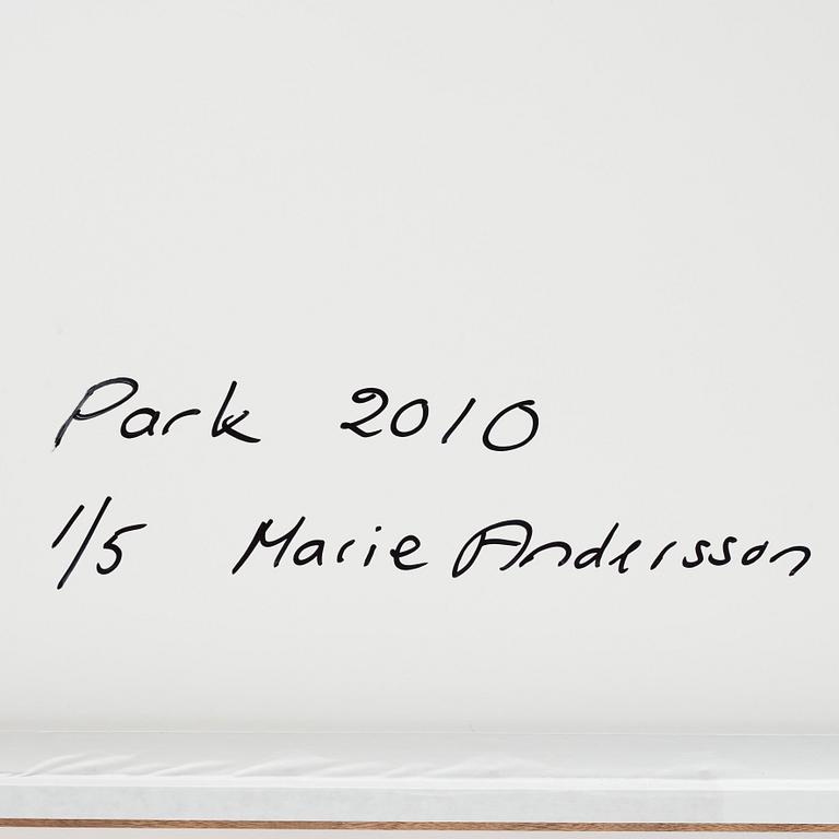 Marie Andersson, "Inferno x 3 - Luxembourg trädgården", 2010.