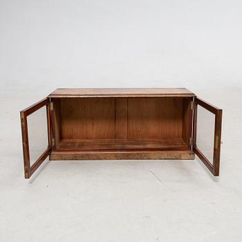 Bordsvitrin, 1800-tal.