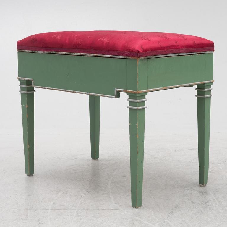Dressing table, Swedish Grace, first half of the 20th century, with an accompanying upholstered stool.