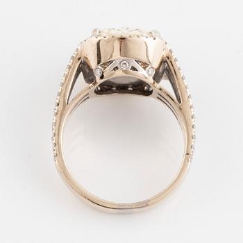 Ring guld med gul cushionslipad diamant 8.06 ct.