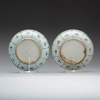 A set of two blue and white kraak dishes, Ming dynasty Wanli (1572-1620).