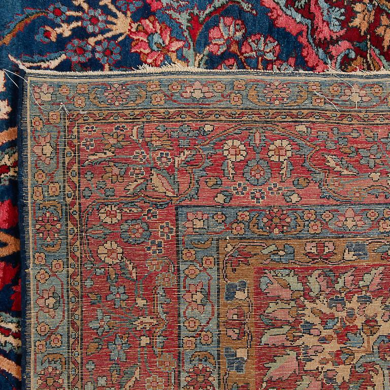 MATTA, möjligen Kirman, old/semiantik, 253 x 182 cm.