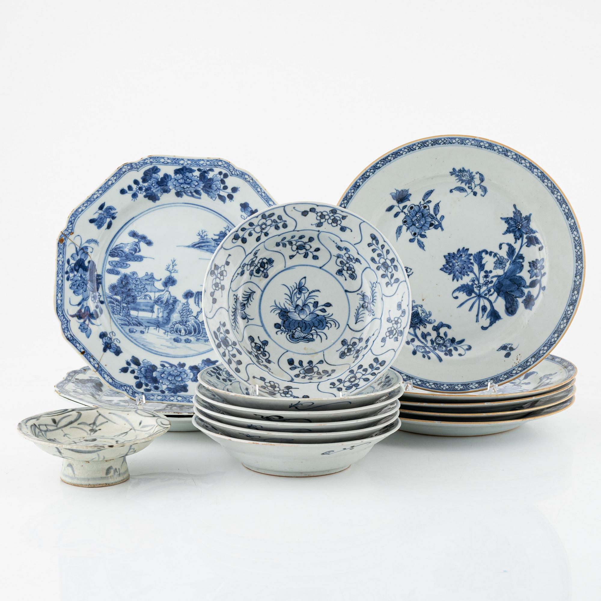 Parti porslin, 15 delar, Kina samt sydostasien, mestadels 1700-tal.