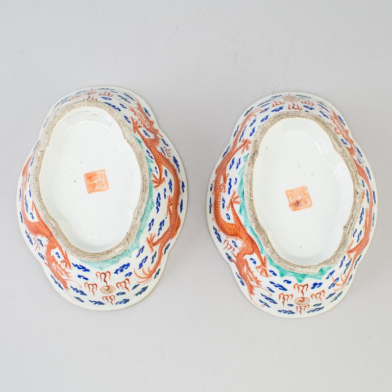 Two chinese famille rose footed dishes. Qing dynasty, Tongzhi mark and period (1862-1874).