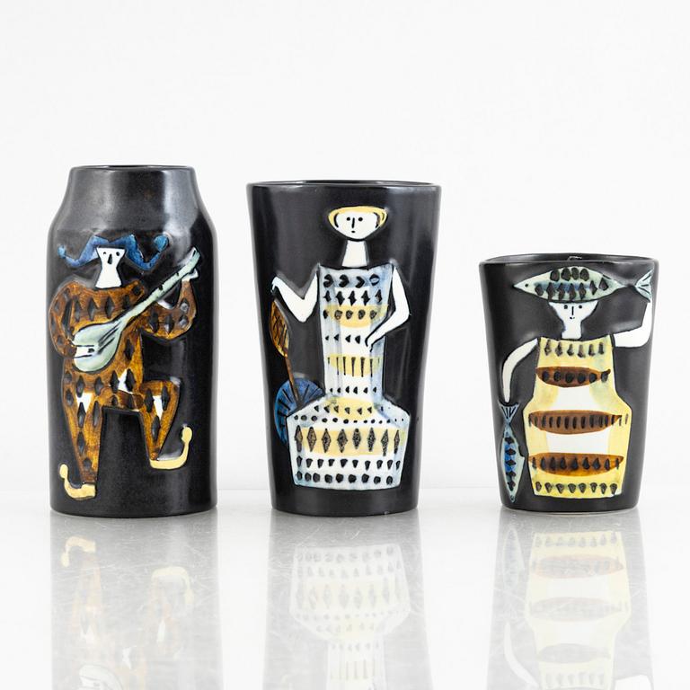 Lisa Larson, vaser, 4 st och fat, 2 st, stengods, ur serien "Varieté", Gustavsberg.