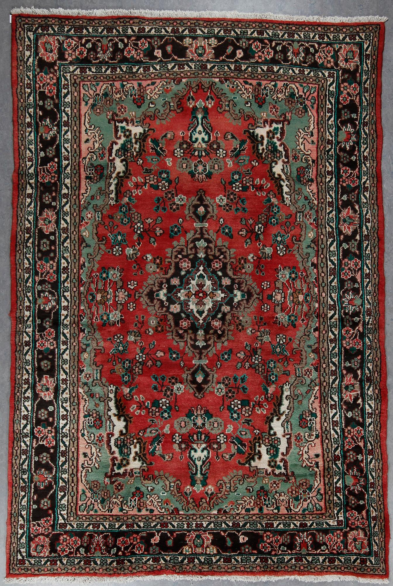 MATTA, Hamadan, ca 324x215 cm.