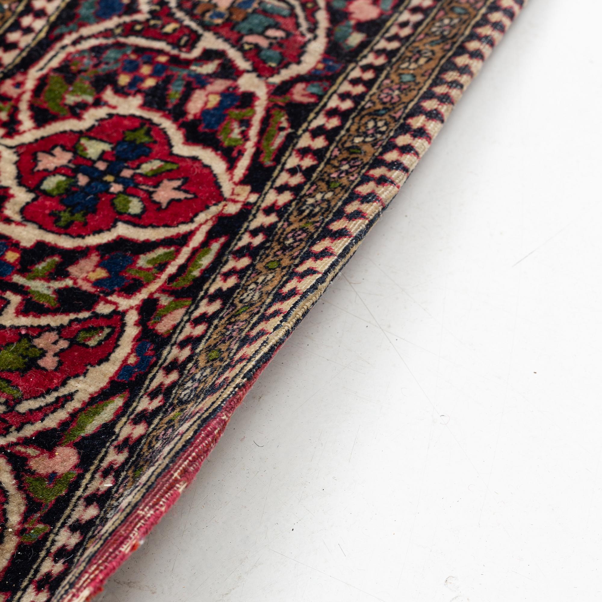 Matta, antik Mobarakeh Isfahan, ca 219 x 138 cm.