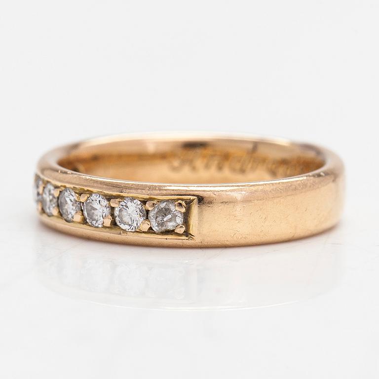 Ring, alliansring, 18k guld och diamanter tot. ca 0.35 ct enligt gravyr, Svenska stämplar.