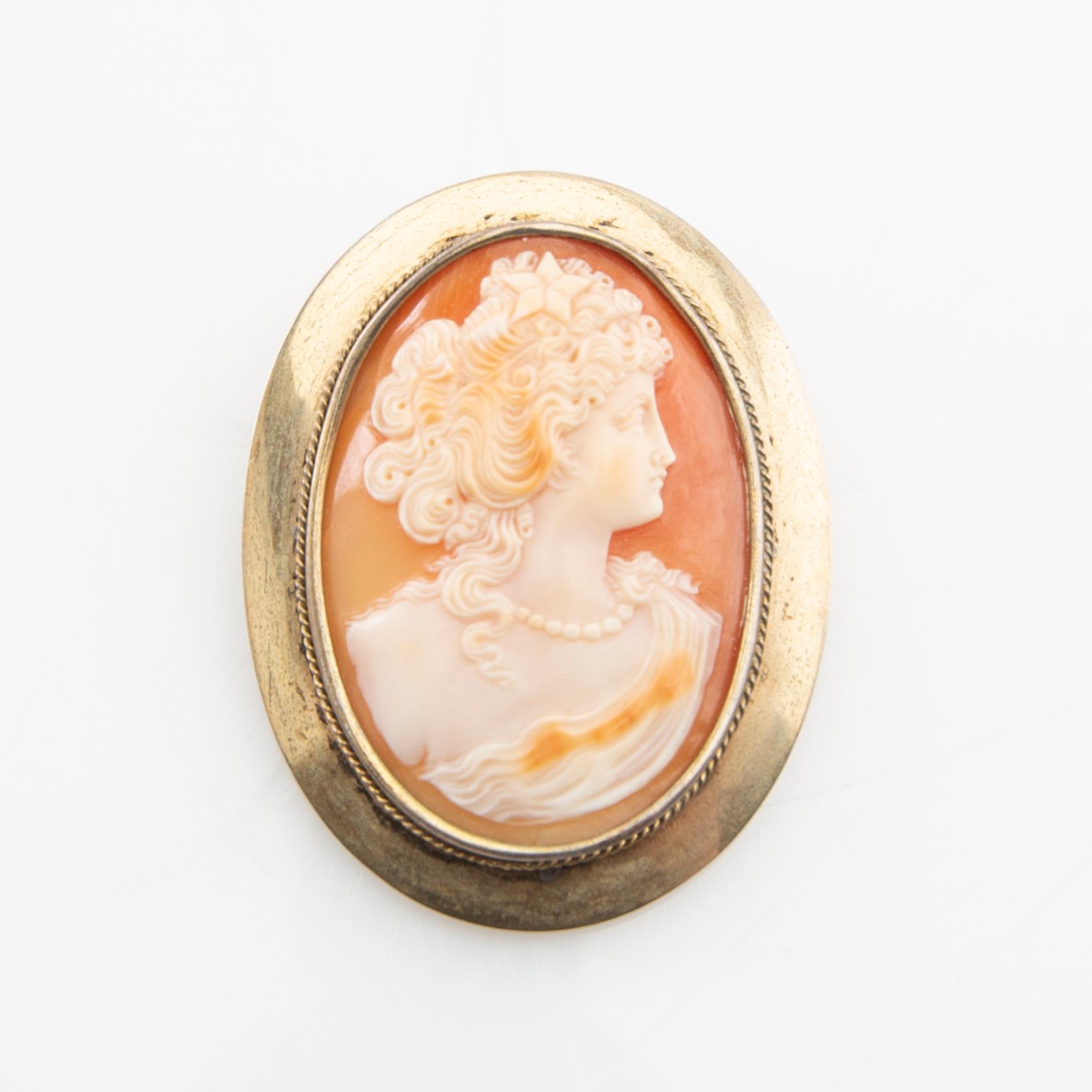 Brooch of silver and carved shell cameo, E Cederin Örebro 1922.