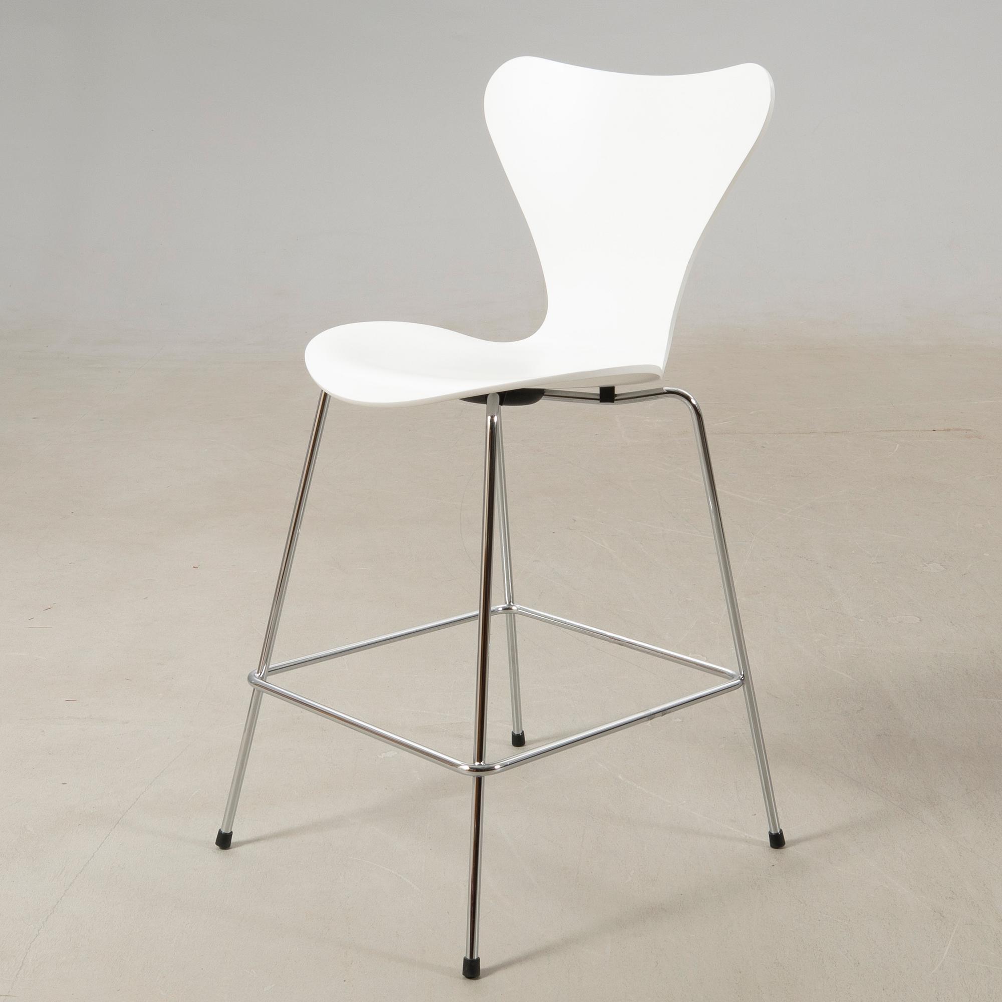 Arne Jacobsen, bar stool, "The Seven" for Fritz Hansen Denmark 2023.