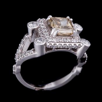 RING, 9K guld, färgad diamant, diamanter. Vikt ca 5,8 g.