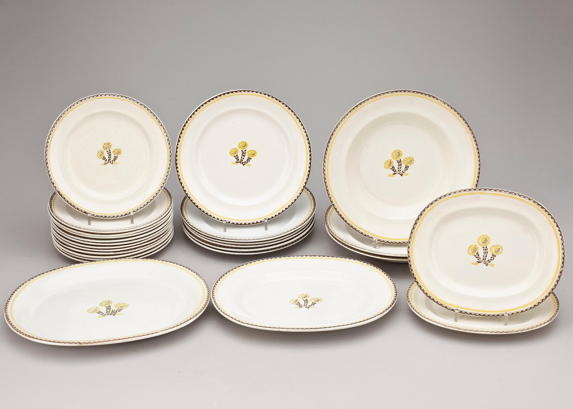 SERVISDELAR, 28 st, flintgods, "Tussilago", Wilhelm Kåge, Gustavsberg, 1932.