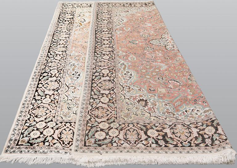 A silke Kashmir carpet, ca 332 x 241 cm.