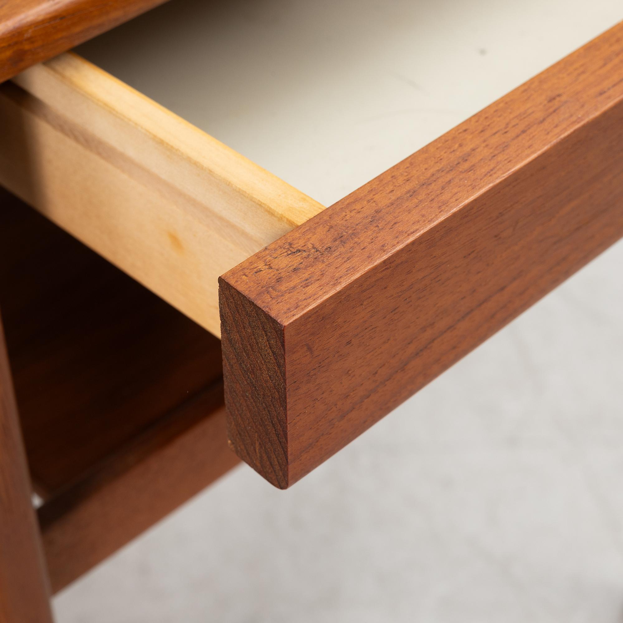 Sven Engström & Gunnar Myrstrand, a pair of 'Dixie' bedside tables with shelf, Tingströms 1950s/60s.