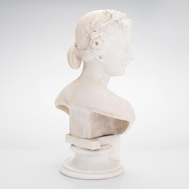 A female figure alabaster bust, latter half of the 20th century.