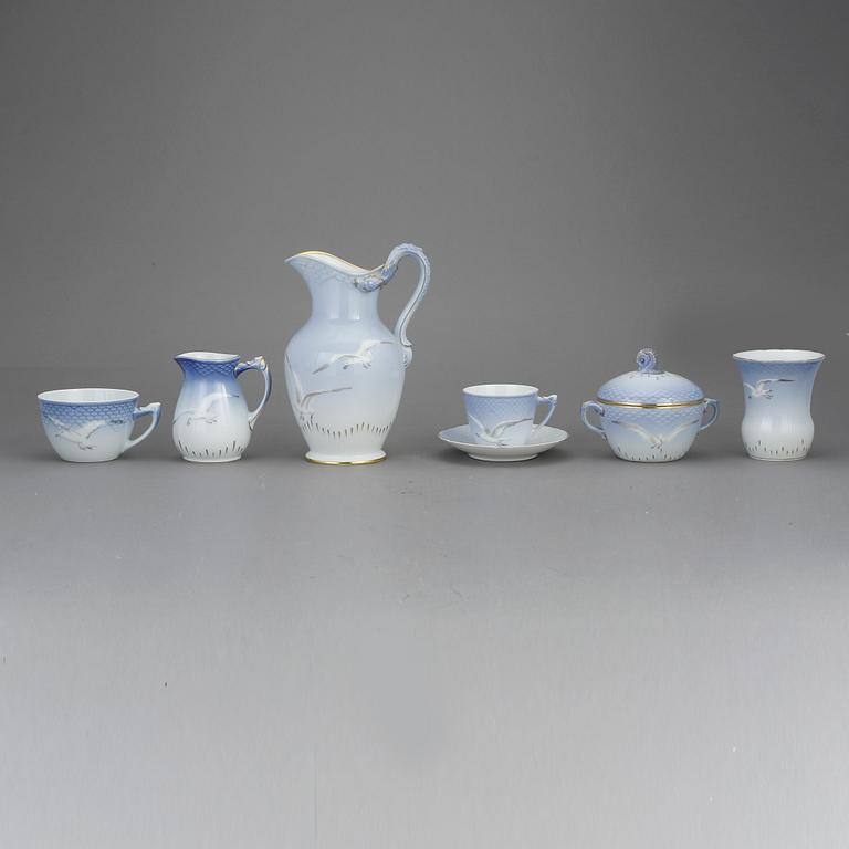 KAFFESERVIS, 55 delar, "Måsen", Bing & Gröndahl, Danmark.