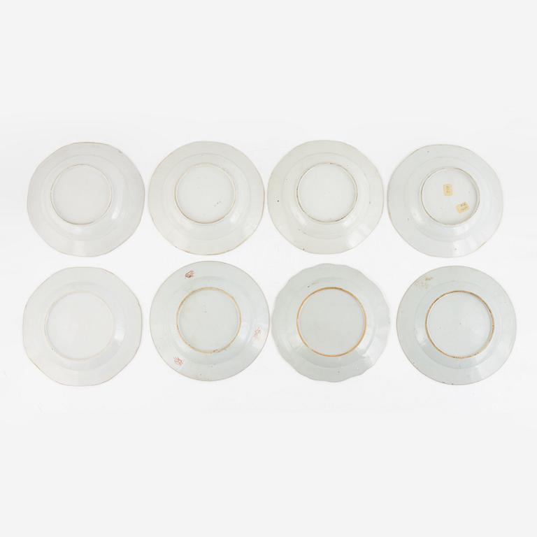 A set of eight Chinese export procelain plates, Qing dynasty, Qianlong (1736-95).