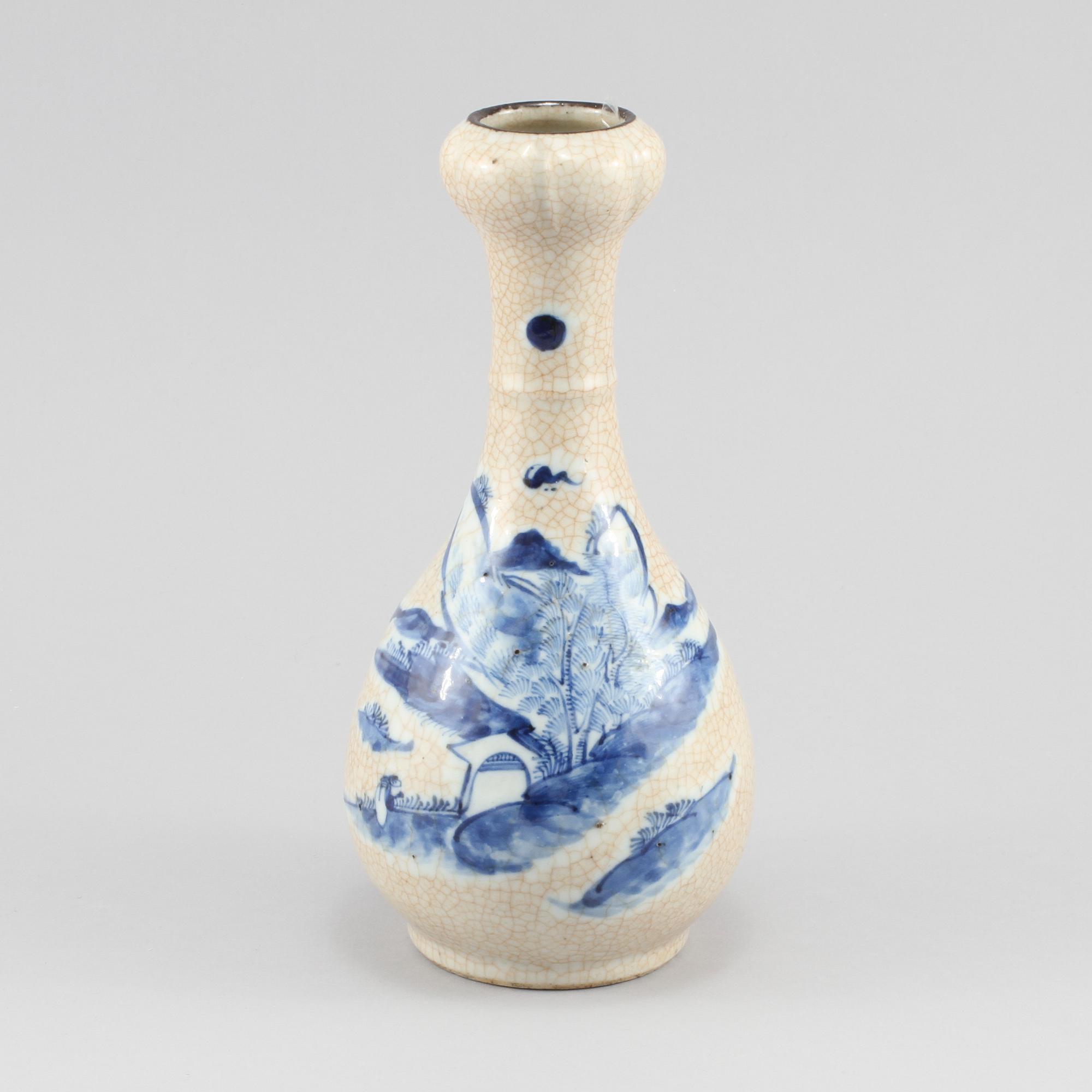 VAS, porslin, Kina, 1900-tal/modern tillverkning.