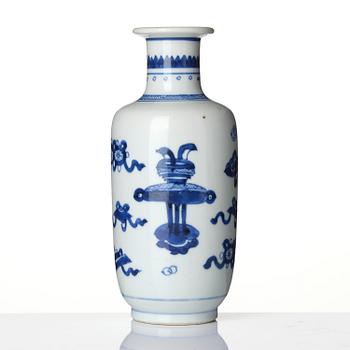 A blue and white roleau vase, Qing dynasty, Kangxi (1662-1722).