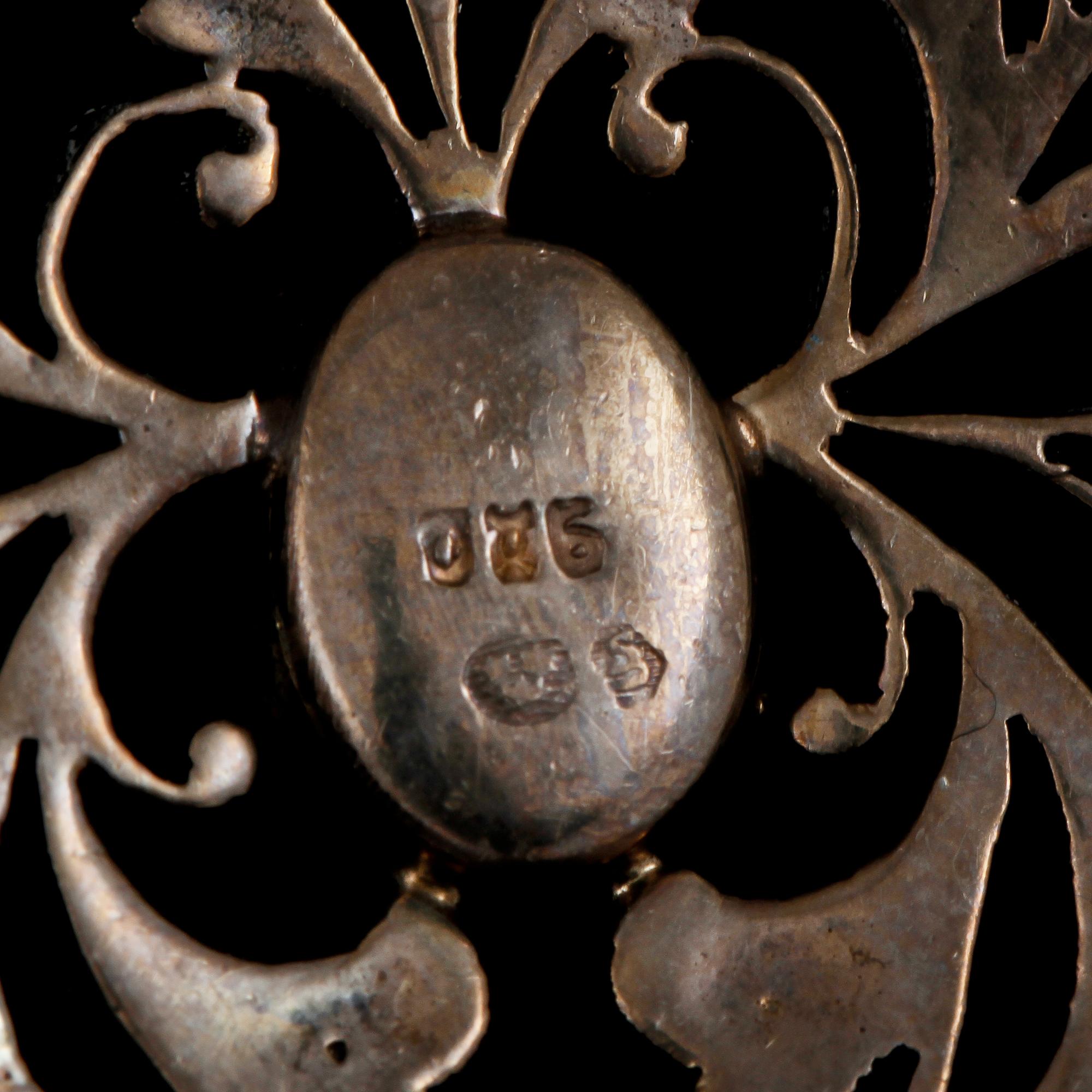 COLLIER, silver samt pastestenar, importstämplat, omkring 1900.-talets mitt. Vikt 42 g.