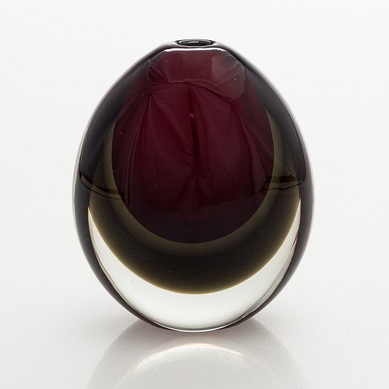 Kaj Franck, a 'KF 240' vase signed K. Franck Nuutajärvi Notsjö -61.