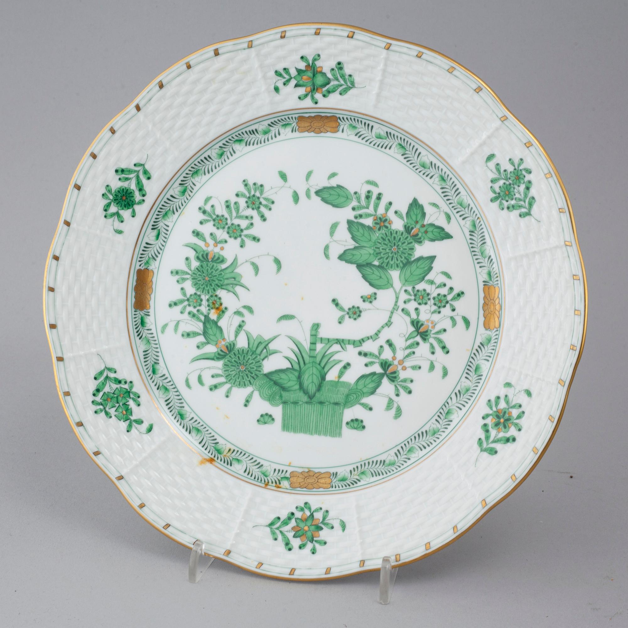 48 pieces of porcelain tableware from Herend, model "Indian Basket", 20th century.