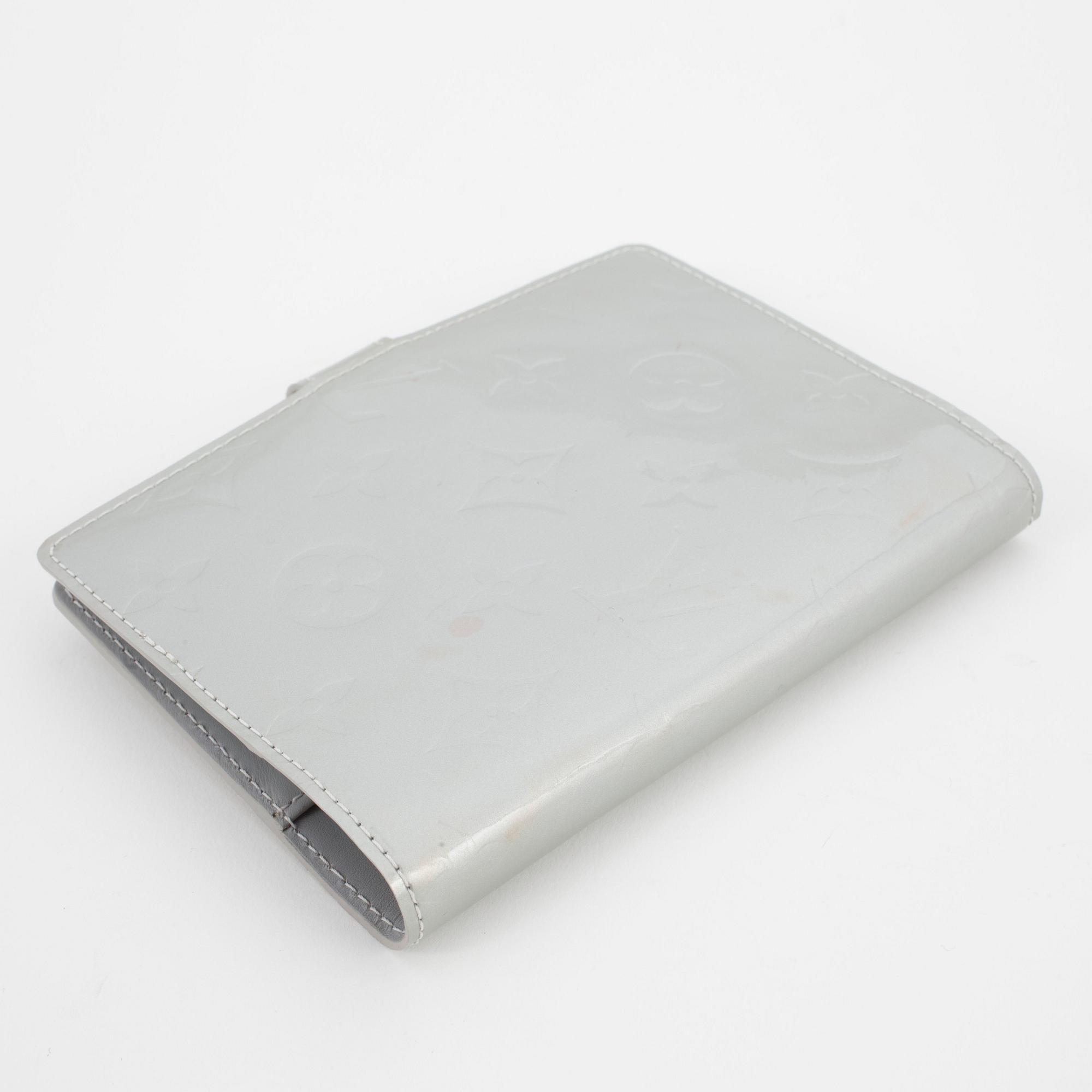 LOUIS VUITTON, a silver grey vernis calender, "Agenda PM".