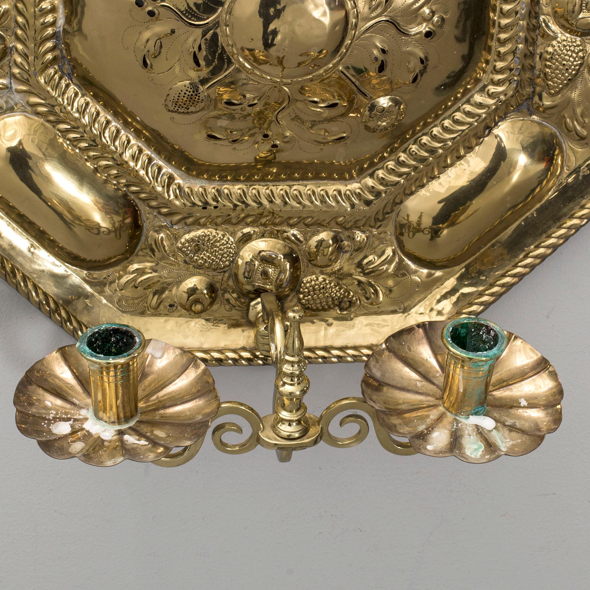 LJUSPLÅTAR, ett par, barock, 1700-tal.