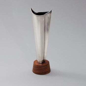 VAS, silver och teak, Tapio Wirkkala, Hopeakeskus, Tavastehus 1964.