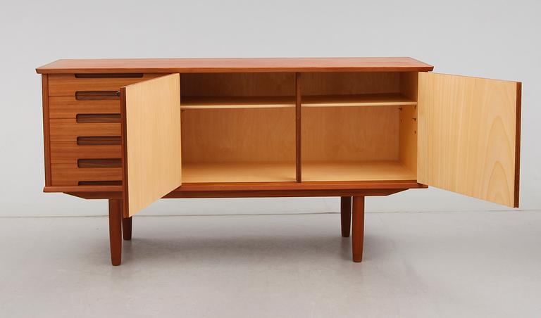 SIDEBOARD, Sörheim, Norge, 1900-talets mitt.