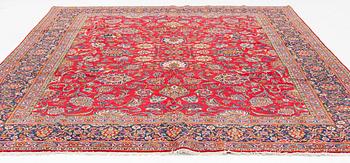 A carpet, semi-antique, Kashan, ca 365 x 295 cm.