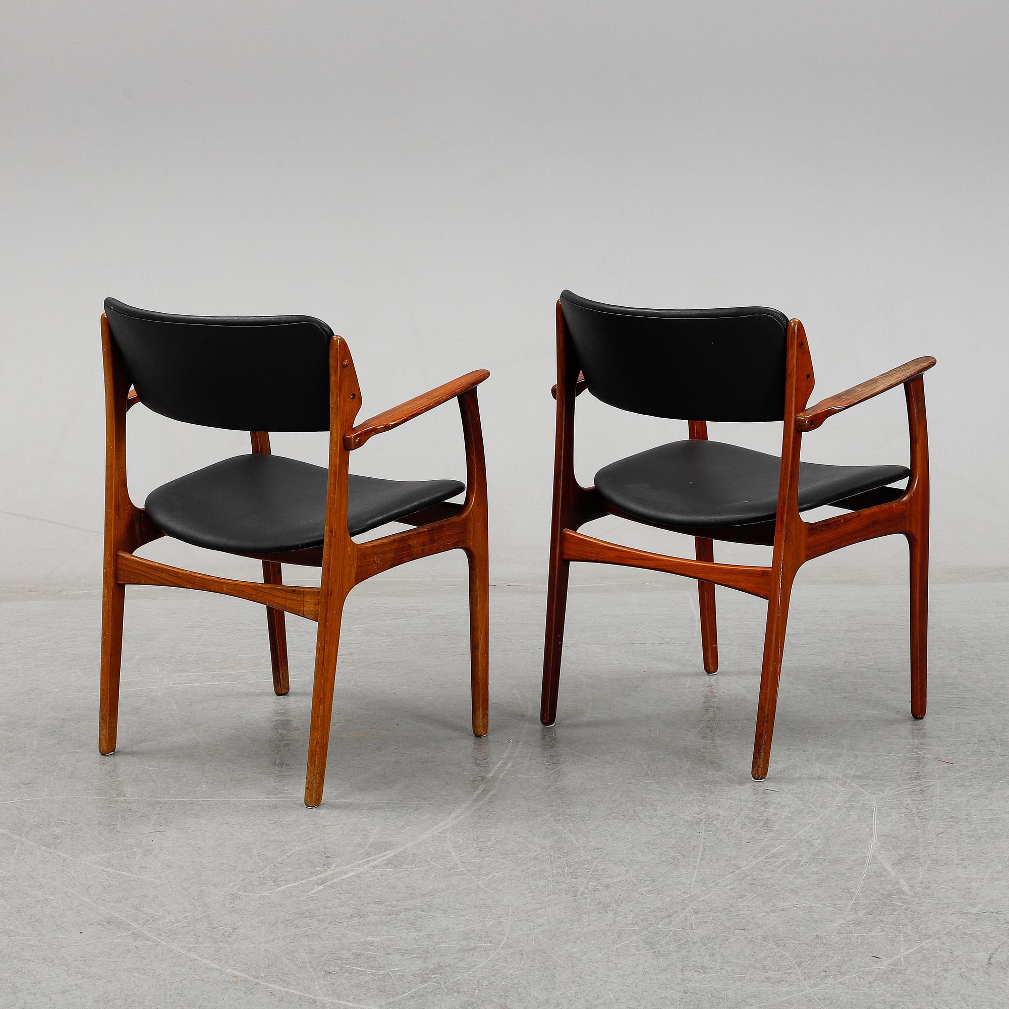 Eight rosewood armchairs by Erik Buch for Oddense Maskinsnedkeri A-S.