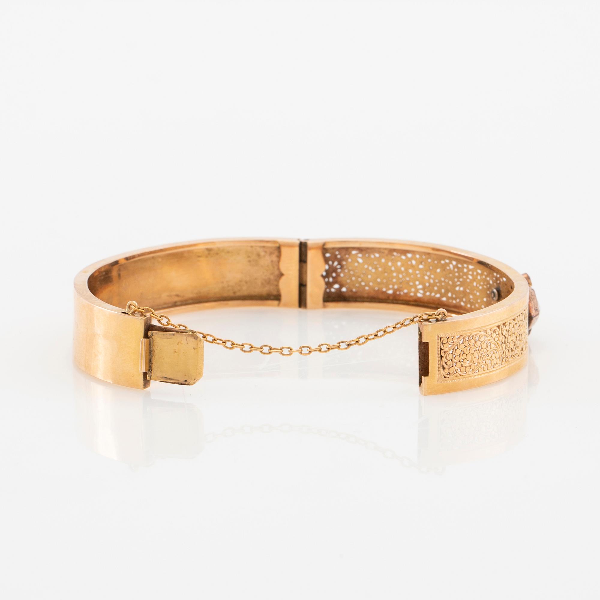 Bracelet 18k gold with rose-cut diamonds.
